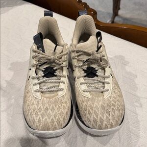 Under Armour Curry Flow White/Black Sneakers Size 8.5 men’s or 10s in women’s.